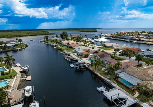 Photo 3 of Single family home for sale at 5008 Glenn Dr, New Port Richey, FL 34652 | MLS# TB8400878 | Listing updated on 2026-10-18