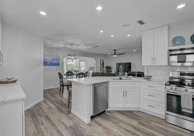 Photo 4 of House for sale at 6308 Midnight Pass Rd #6, Sarasota, FL 34242 | MLS# A4657483 | Listing updated on 2026-10-22