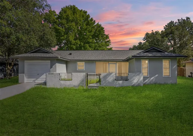 Photo 1 of Single family home for sale at 3 Silver Ct, Ocala, FL 34472 | MLS# TB8405824 | Listing updated on 2026-09-22