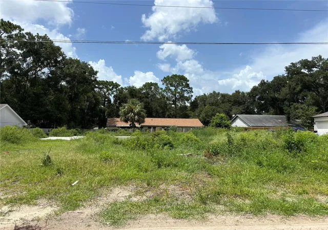 Photo 1 of Sale Pending at 25815 Exmoor Dr, Sorrento, FL 32776 | MLS# S5131544 | Listing updated on 2026-09-08