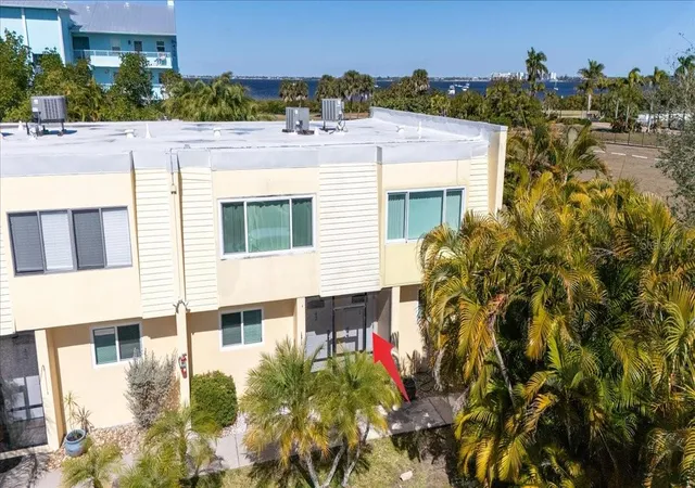 Photo 2 of Townhouse for sale at 1020 W Marion Ave #41, Punta Gorda, FL 33950 | MLS# C7512951 | Listing updated on 2026-09-17