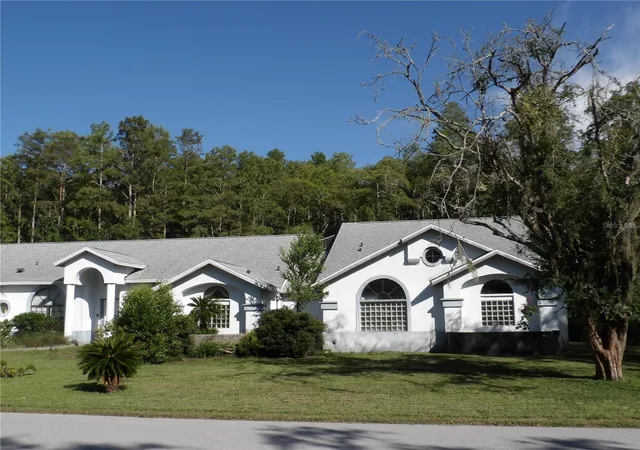 Photo 2 of Sale Pending at 7222 Auburn Ln, New Port Richey, FL 34654 | MLS# TB8418382 | Listing updated on 2026-09-16