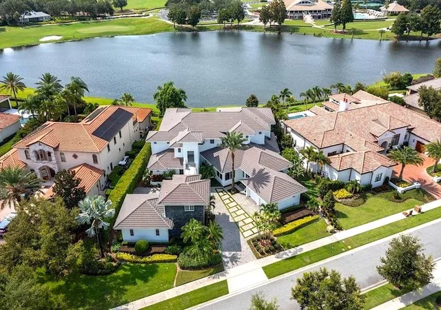 Photo 3 of Single family home for sale at 9721 Carillon Park Dr, Windermere, FL 34786 | MLS# O6336879 | Listing updated on 2026-09-09