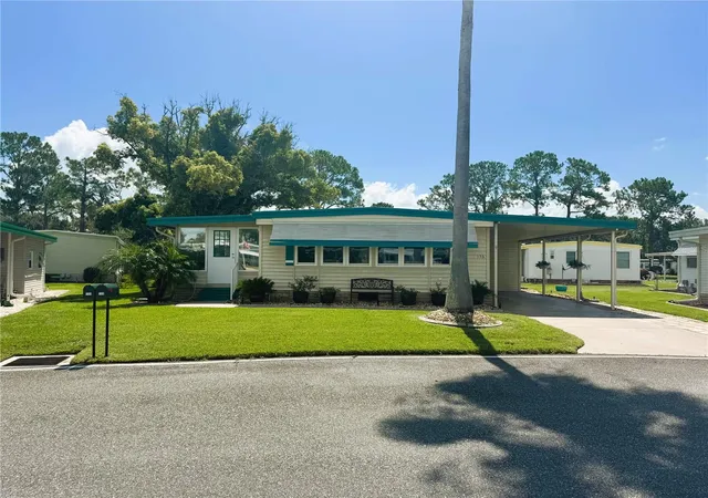 Photo 1 of Manufactured home for sale at 136 Dogwood Trl, Leesburg, FL 34748 | MLS# R4909786 | Listing updated on 2026-10-22
