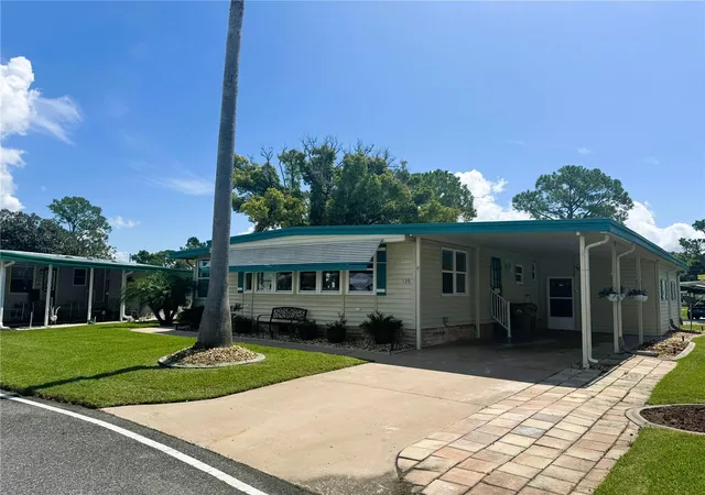 Photo 3 of Manufactured home for sale at 136 Dogwood Trl, Leesburg, FL 34748 | MLS# R4909786 | Listing updated on 2026-10-22
