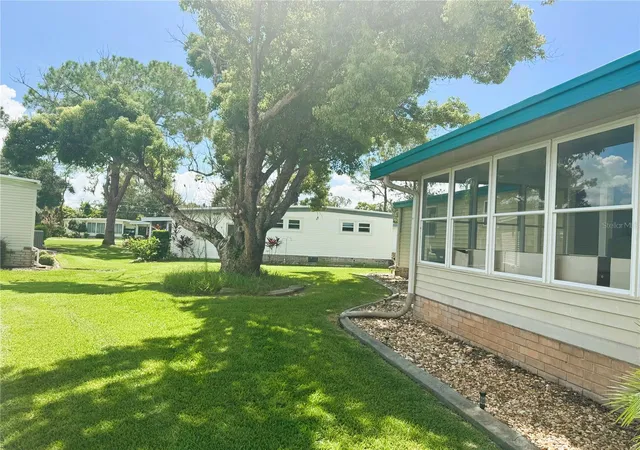 Photo 3 of Manufactured home for sale at 136 Dogwood Trl, Leesburg, FL 34748 | MLS# R4909786 | Listing updated on 2026-10-22