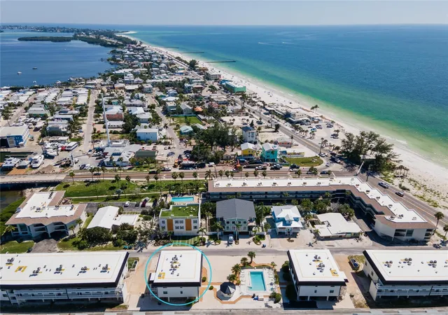 Photo 2 of Condo for sale at 601 Gulf Dr N #109, Bradenton Beach, FL 34217 | MLS# A4664649 | Listing updated on 2026-09-09