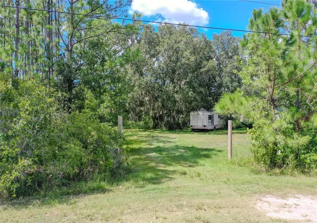 Photo 3 of Manufactured home for sale at 747 Miranda Trl, Lakeland, FL 33809 | MLS# P4936324 | Listing updated on 2026-09-21