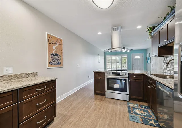 Listing Photo 5 - Condo for sale in building located at 2292 Costa Rican Dr, Clearwater, FL 33763 - Unit #30