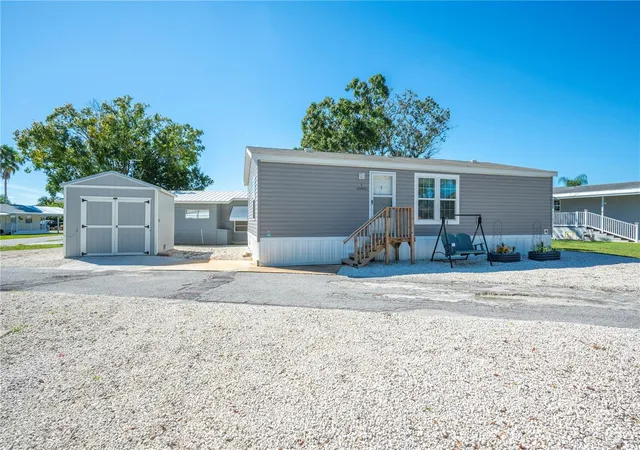 Manufactured home for sale at 1 Beaverkill Dr, LAKE WALES, FL 33898 | MLS# L4956096