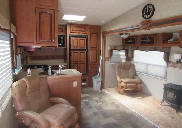Photo 3 of Manufactured home for sale at 1950 Se 185th Terrace, Silver Springs, FL 34488 | MLS# OM710226 | Listing updated on 2026-09-25
