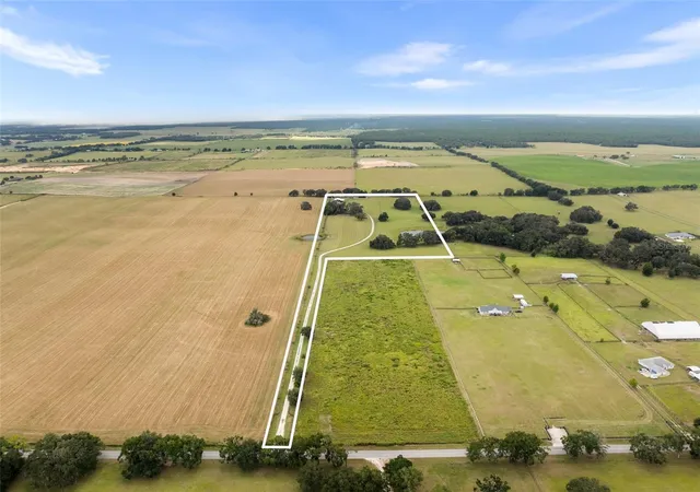 Single family home for sale at 23220 Northwest 27th St, MORRISTON, FL 32668 | MLS# OM710235