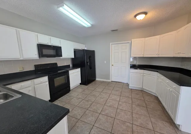Photo 4 of Sale Pending at 579 Kilimanjaro Dr, Kissimmee, FL 34758 | MLS# S5135618 | Listing updated on 2026-10-02