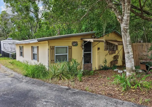 Photo 1 of Manufactured home for sale at 470 Fay Ave, Spring Hill, FL 34609 | MLS# W7879671 | Listing updated on 2026-10-08