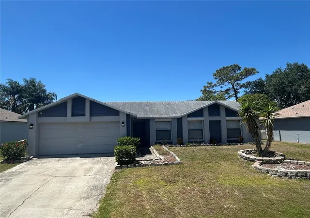 Photo 3 of Single family home for sale at 613 Bayport Dr, Kissimmee, FL 34758 | MLS# W7880082 | Listing updated on 2026-09-16