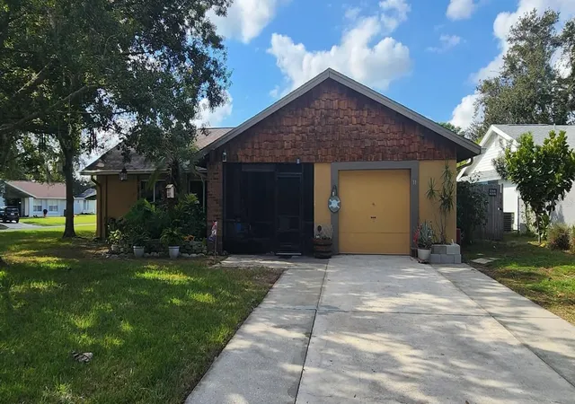 Photo 2 of Single family home for sale at 31 Chip Ct, Kissimmee, FL 34759 | MLS# O6360275 | Listing updated on 2026-09-24