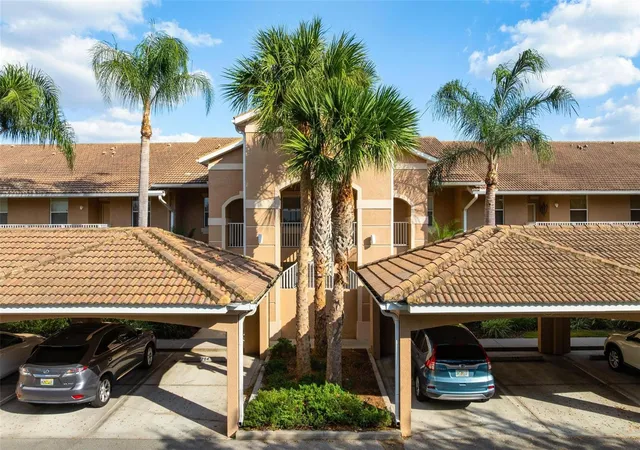 Photo 2 of Condo for sale at 915 Fairwaycove Ln #204, Bradenton, FL 34212 | MLS# A4672538 | Listing updated on 2026-09-09