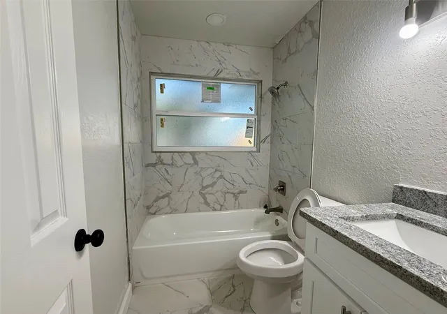 Photo 2 of Single family home for sale at 1030 Se 18th Terrace, Gainesville, FL 32641 | MLS# GC535777 | Listing updated on 2026-09-09