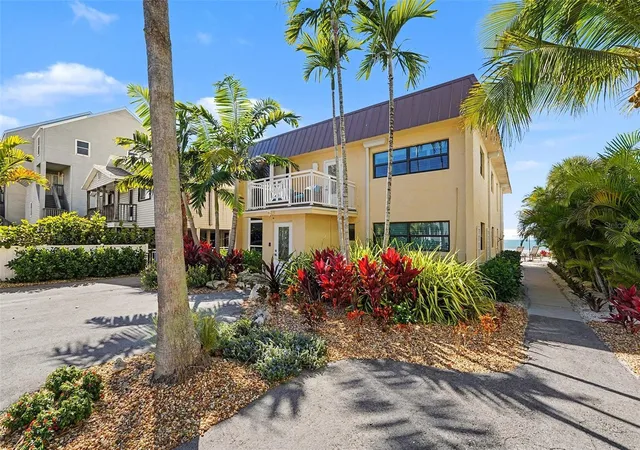 Photo 3 of Single family home for sale at 19936 Gulf Blvd, Indian Shores, FL 33785 | MLS# TB8453256 | Listing updated on 2026-09-17