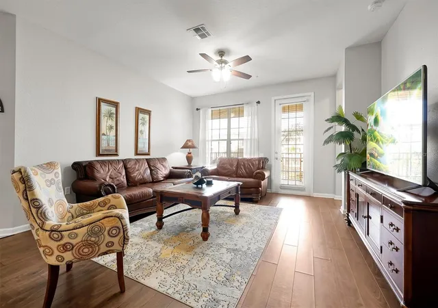 Photo 4 of Condo for sale at 5036 Shoreway Loop #30105, Orlando, FL 32819 | MLS# O6364838 | Listing updated on 2026-09-17
