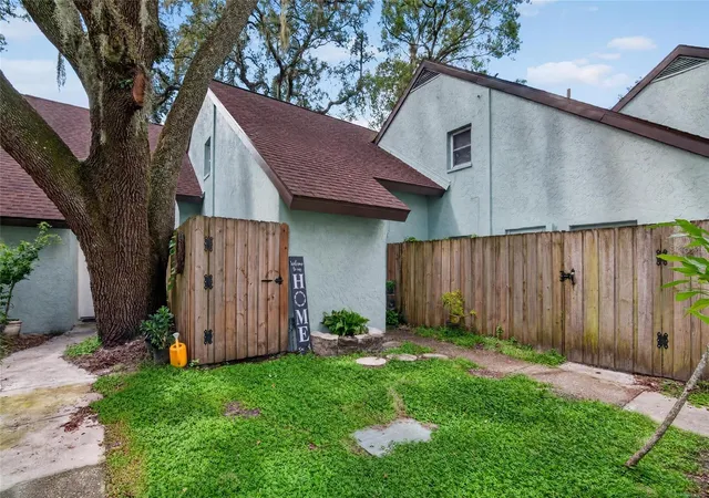 Condo for sale at 5601 Ashley Oaks Dr #6, TAMPA, FL 33617 | MLS# TB8454122