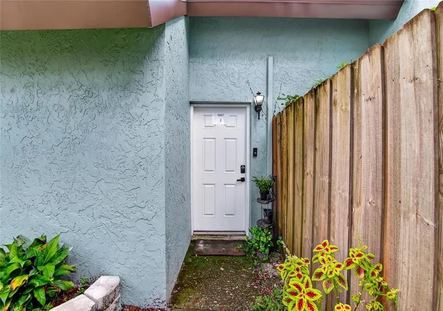 Photo 2 of Condo for sale at 5601 Ashley Oaks Dr #6, Tampa, FL 33617 | MLS# TB8454122 | Listing updated on 2026-09-26