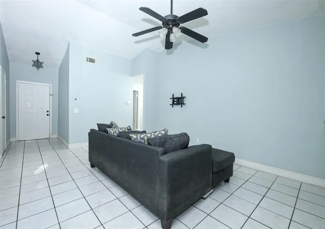 Photo 3 of House for sale at 148 Sabal Palm Ct, Sanford, FL 32773 | MLS# O6365976 | Listing updated on 2026-10-09