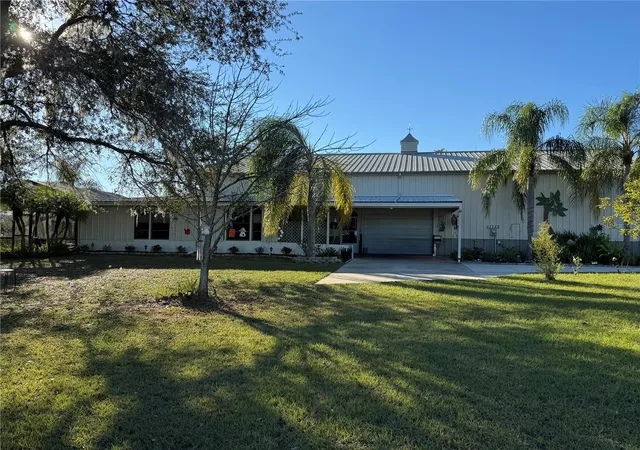 Photo 2 of Single family home for sale at 17725 Powerline Rd, Dade City, FL 33523 | MLS# OM714911 | Listing updated on 2026-09-18