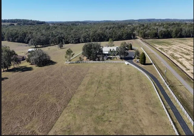Photo 3 of Single family home for sale at 17725 Powerline Rd, Dade City, FL 33523 | MLS# OM714911 | Listing updated on 2026-09-18