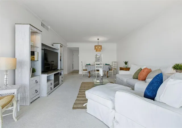 Listing Photo 4 - Condo for sale in building located at 4420 Exeter Dr, LONGBOAT KEY, FL 34228 - Unit #303