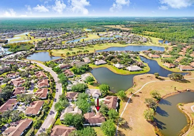 Listing Photo 4 - Condo for sale in building located at 2608 Newcomb Ct, SUN CITY CENTER, FL 33573 - Unit #2608