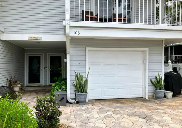 Photo 2 of Condo for sale at 2015 Vista Del Sol Cir #108, Lutz, FL 33558 | MLS# TB8457763 | Listing updated on 2026-09-17