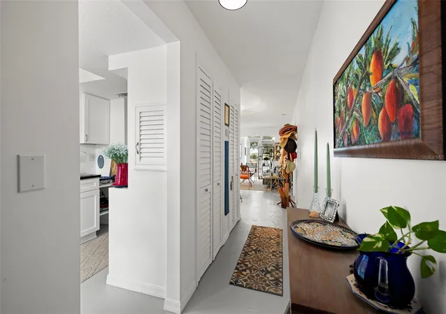 Listing Photo 4 - Condo for sale in building located at 300 Clyde Ln, Dunedin, FL 34698 - Unit #106