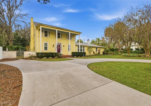 Photo 3 of Single family home for sale at 1226 Se 9th Avenue, Ocala, FL 34471 | MLS# OM715825 | Listing updated on 2026-09-18