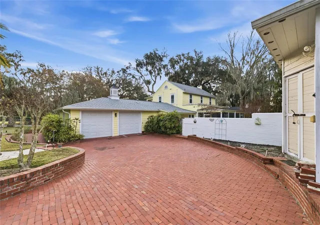 Photo 4 of Single family home for sale at 1226 SE 9th Avenue, Ocala, FL 34471 | MLS# OM715825 | Listing updated on 2026-09-18