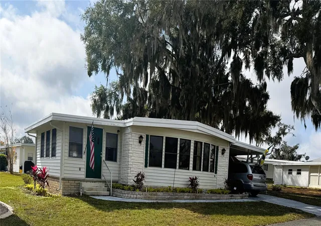 Photo 2 of Manufactured home for sale at 407 Palo Verde Dr, Leesburg, FL 34748 | MLS# R4910498 | Listing updated on 2026-10-03