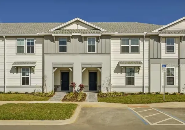 Townhouse for sale at 1145 Blue Is Dr, CLERMONT, FL 34714 | MLS# O6371944