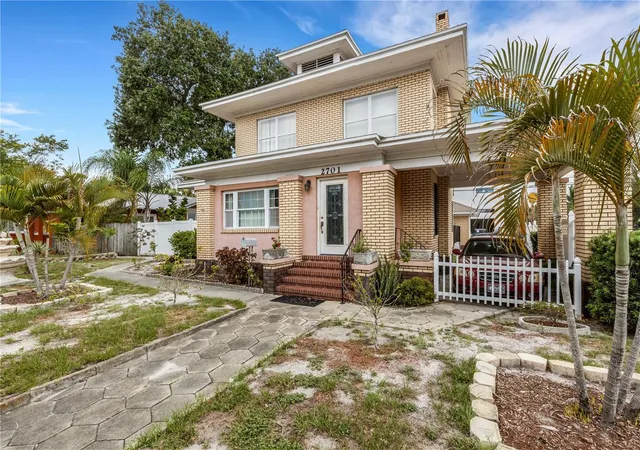 Photo 1 of Single family home for sale at 2701 1st Avenue S, St Petersburg, FL 33712 | MLS# TB8464728 | Listing updated on 2026-09-16