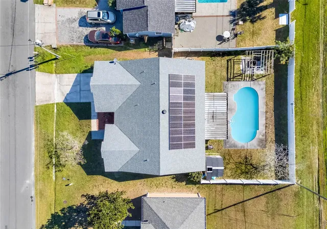 Photo 1 of Single family home for sale at 105 Dorchester Ct, Kissimmee, FL 34758 | MLS# O6374667 | Listing updated on 2026-10-14
