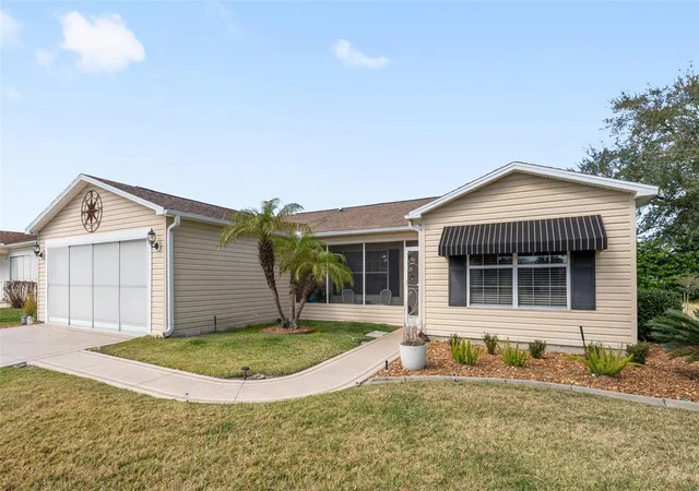 Photo 2 of Single family home for sale at 2001 Cipriano Pl, Lady Lake, FL 32159 | MLS# G5107394 | Listing updated on 2026-09-18