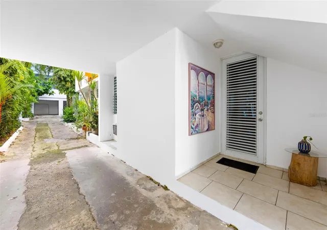 Photo 2 of Sale Pending at 424 Del Valle St Monteflores Dev, San Juan, PR 00915 | MLS# PR9119016 | Listing updated on 2026-09-09