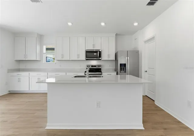 Photo 3 of Sale Pending at 1090 Silverlake Blvd, Lake Alfred, FL 33850 | MLS# TB8472112 | Listing updated on 2026-09-30
