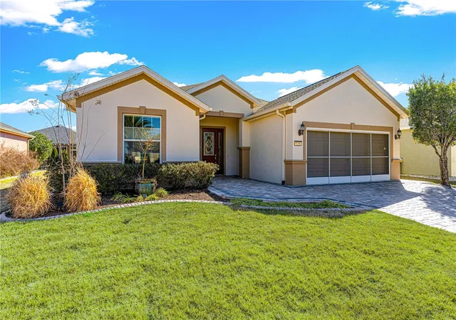 Photo 1 of Single family home for sale at 9256 Sw 66th Loop, Ocala, FL 34481 | MLS# OM718350 | Listing updated on 2026-09-08