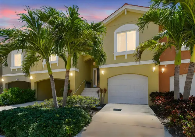 Photo 1 of Townhouse for sale at 17 Franklin Ct S #C, Saint Petersburg, FL 33711 | MLS# TB8475819 | Listing updated on 2026-09-17
