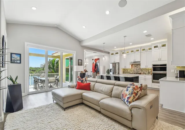 Photo 4 of Townhouse for sale at 17 Franklin Ct S #C, Saint Petersburg, FL 33711 | MLS# TB8475819 | Listing updated on 2026-09-17