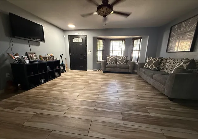 Photo 3 of Single family home for sale at 710 Bluebill Pl, Kissimmee, FL 34759 | MLS# O6383958 | Listing updated on 2026-10-13