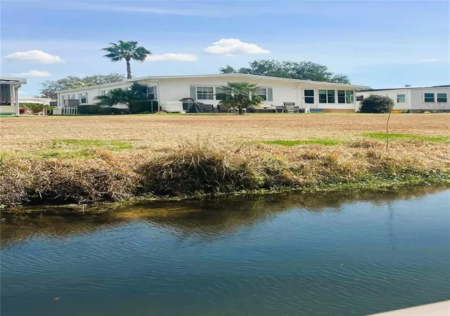 Photo 2 of Manufactured home for sale at 106 Palo Verde Dr, Leesburg, FL 34748 | MLS# R4910742 | Listing updated on 2026-10-22