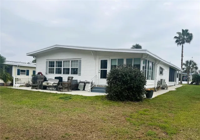 Photo 4 of Manufactured home for sale at 106 Palo Verde Dr, Leesburg, FL 34748 | MLS# R4910742 | Listing updated on 2026-10-22