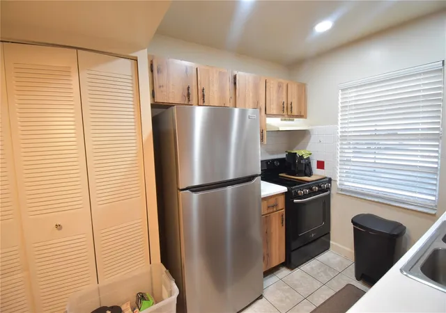 Listing Photo 5 - Condo for sale in building located at 2482 Enterprise Rd, CLEARWATER, FL 33763 - Unit #2