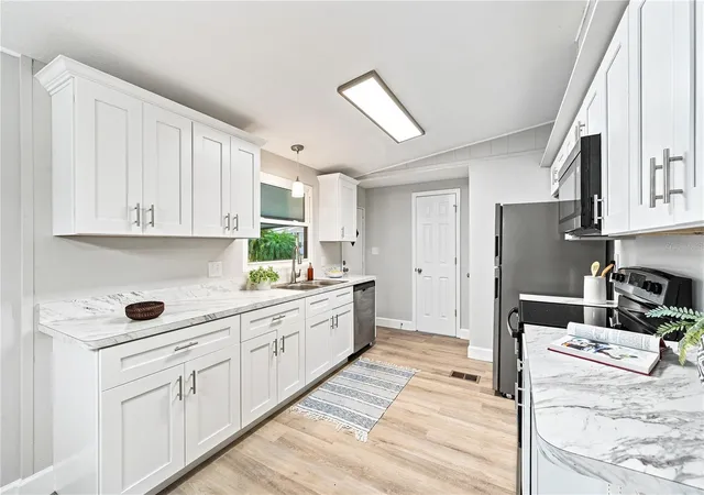 Photo 3 of Manufactured home for sale at 2055 S Floral Ave #117, Bartow, FL 33830 | MLS# L4959639 | Listing updated on 2026-10-29
